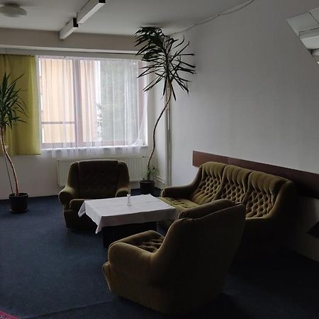 Hotel Apollo Valašské Meziříčí Bagian luar foto