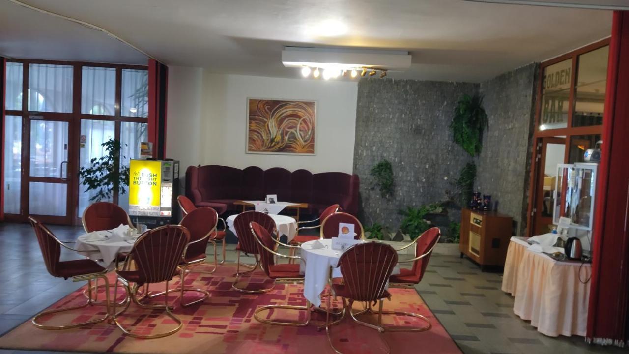 Hotel Apollo Valašské Meziříčí Bagian luar foto