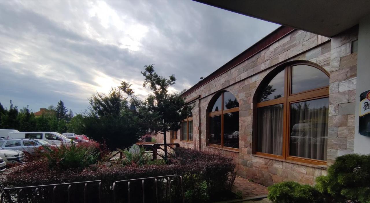 Hotel Apollo Valašské Meziříčí Bagian luar foto