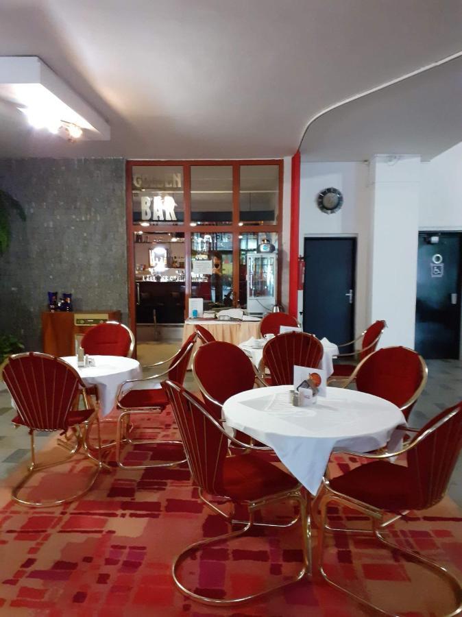 Hotel Apollo Valašské Meziříčí Bagian luar foto