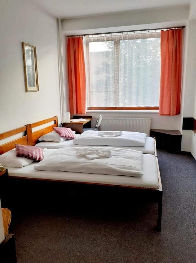 Hotel Apollo Valašské Meziříčí Bagian luar foto